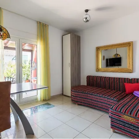 Marjan Hill 아파트 *